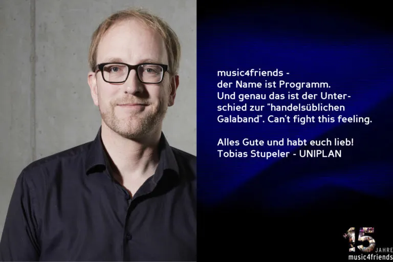 Feier zum 15-jährigen Jubiläum von music4friends mit Wegbegleitern und Gratulationen.